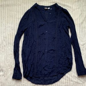 Gap size small blouse in navy.